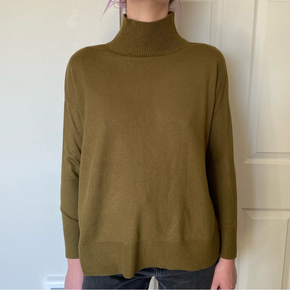 Turtle neck shirt - Picture 9 of 9